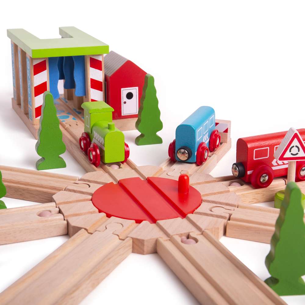 8 Way Wooden Train Turntable – Compatible with Bigjigs Rail Tracks