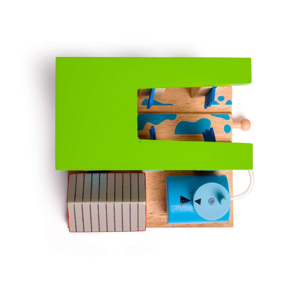 Wooden Train Washer – Toy Train Accessory for Wooden Railway Sets