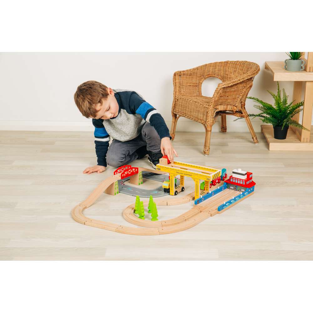 Wooden Gantry Crane Toy for Train Sets – Compatible with Bigjigs Railway