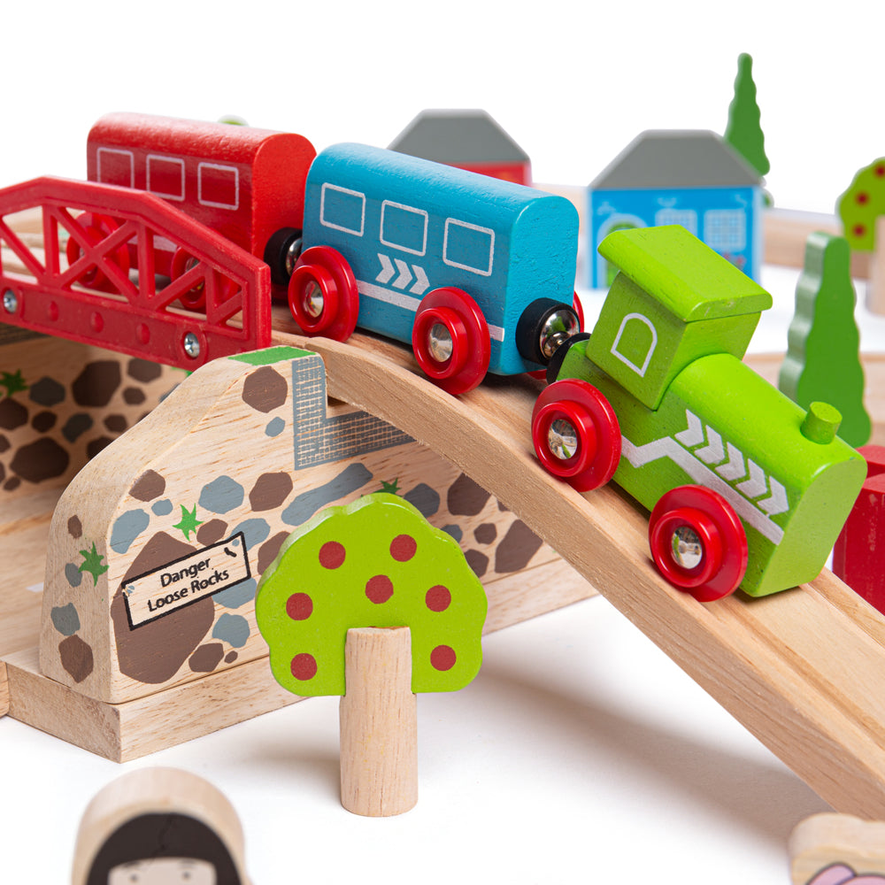 Bigjigs Toys BJT021 Road & Rail Train Set