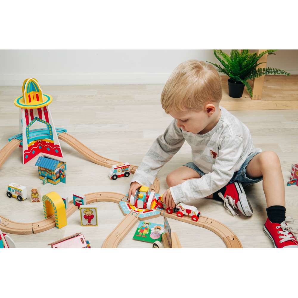 Tea Cup Turntable – Wooden Train Fairground Accessory for Railway Sets