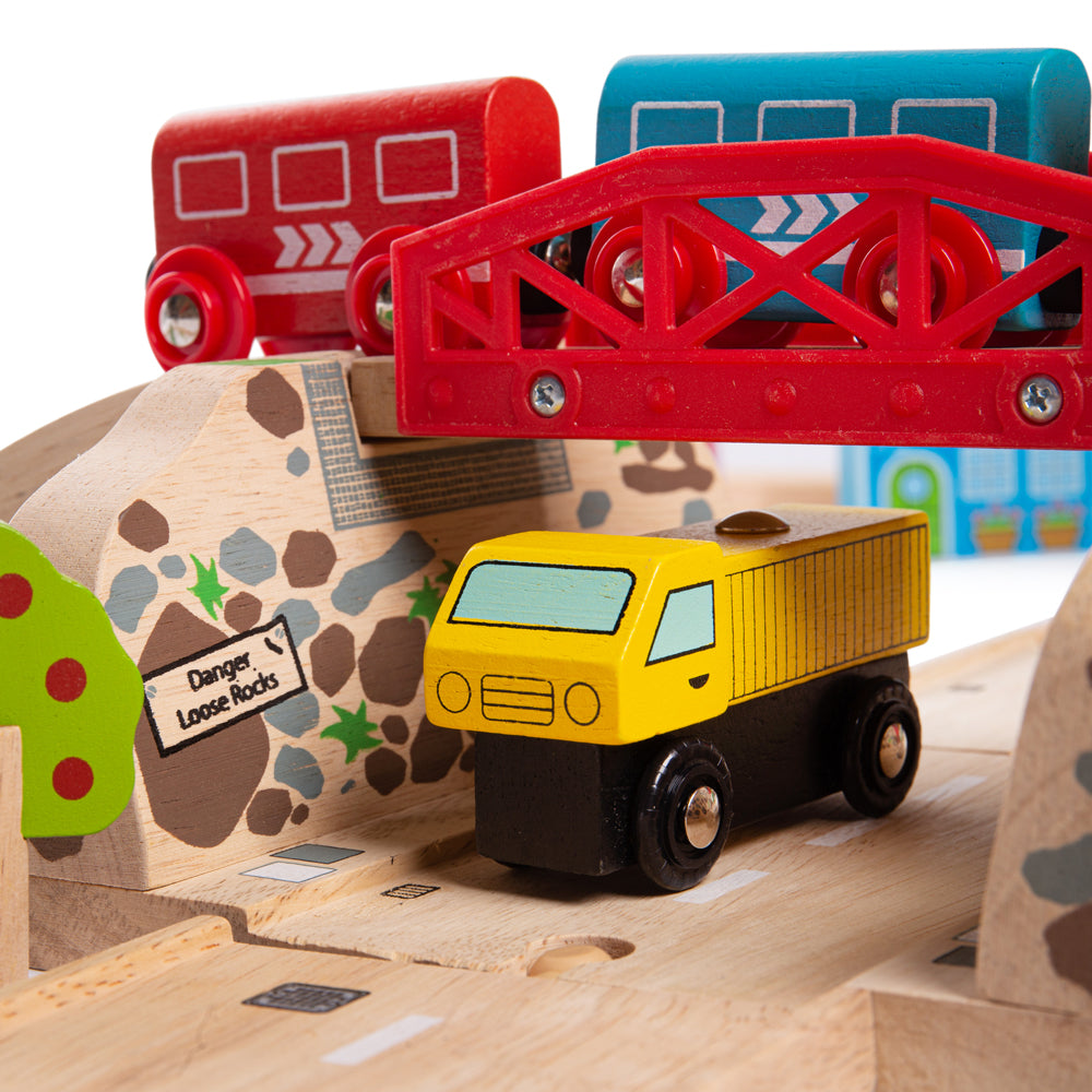 Bigjigs Toys BJT021 Road & Rail Train Set