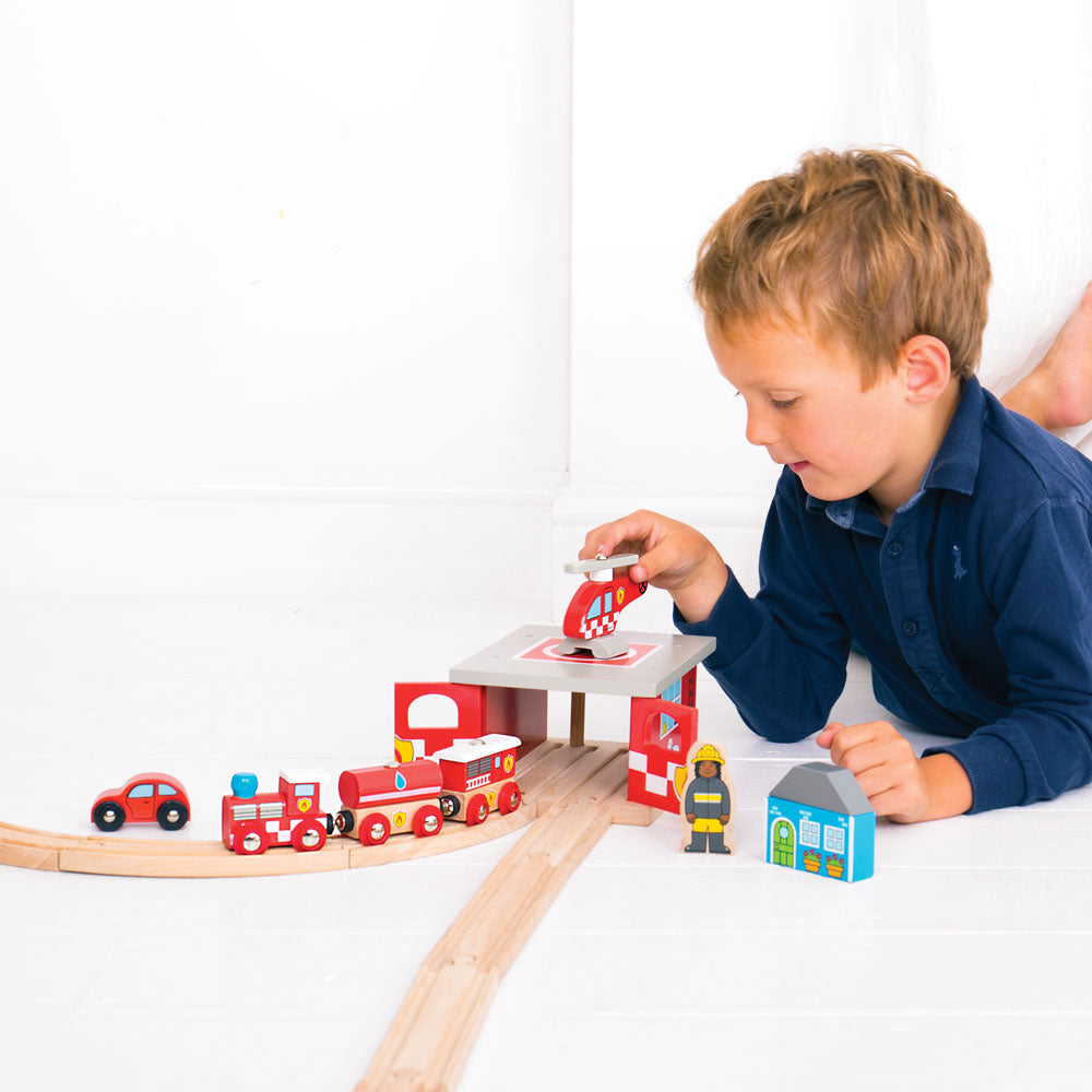 Bigjigs Toys BJT262 Firestation Shed